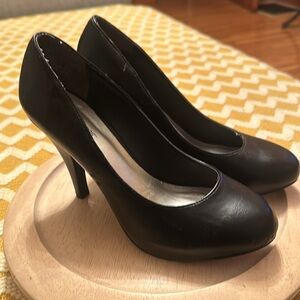 Women black heels